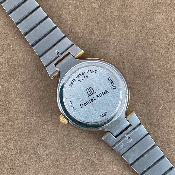 Ahoy! This is a beautiful vintage ladies watch by Daniel Mink nautical flag moti - Picture 7 of 9